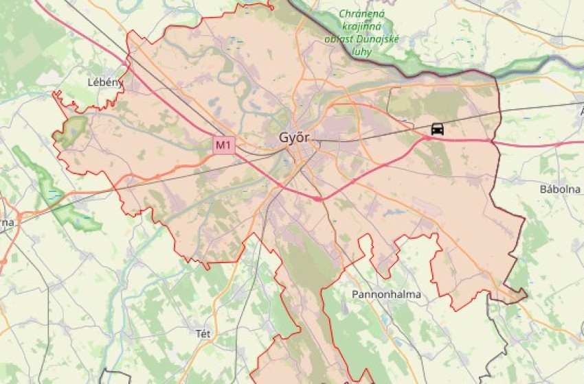 Árokba hajtott egy furgon az M1-esen, Győr közelében